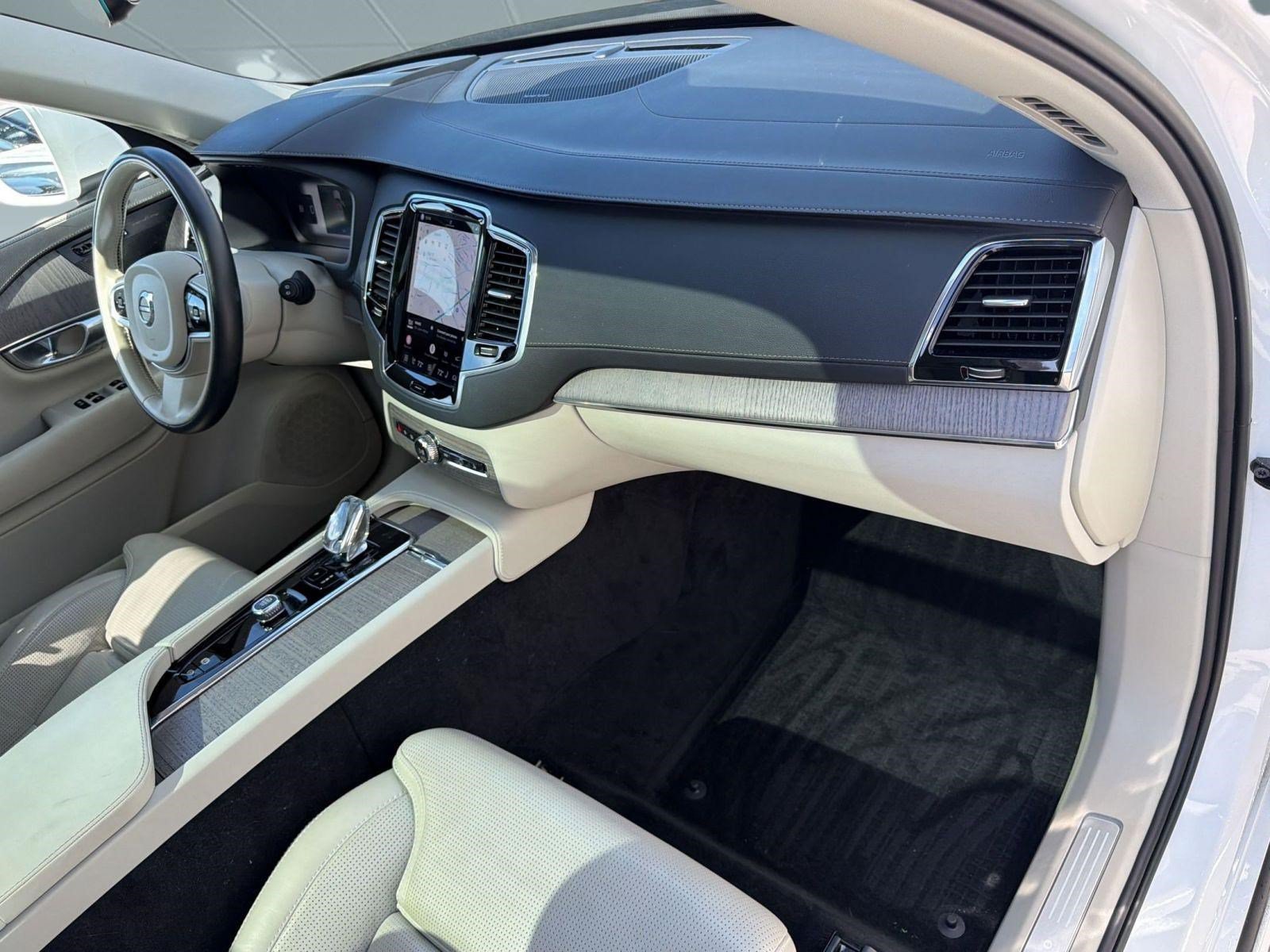 Certified 2023 Volvo XC90 B6 Ultimate w/ Protection Package Premier AWD/4WD image 31