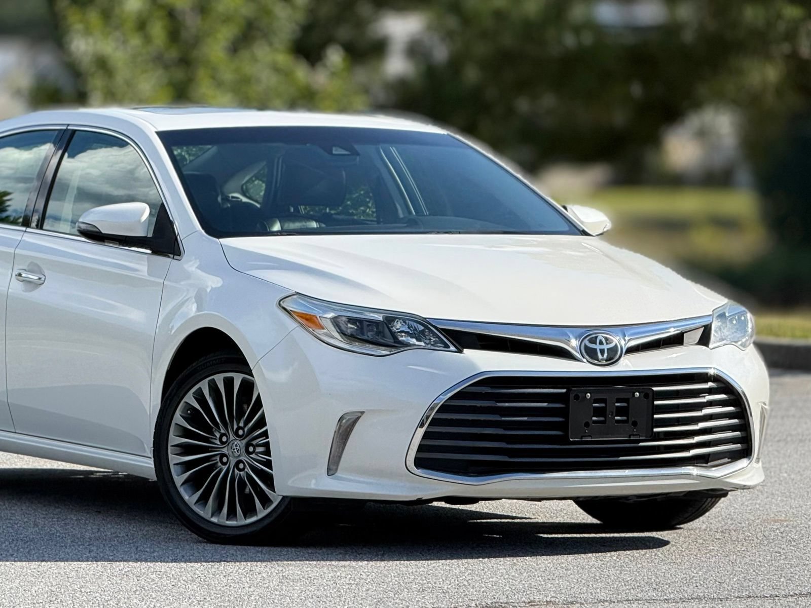 Used 2016 Toyota Avalon Limited w/ Toyota Safety Sense Package FWD image 48