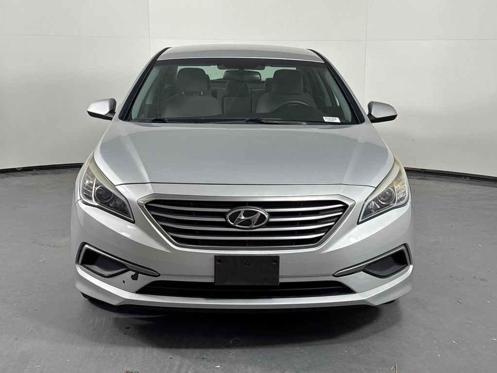 Used 2016 Hyundai Sonata SE image 2