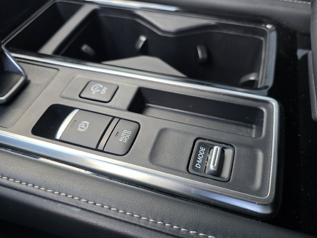 Used 2024 Nissan Pathfinder SL w/ SL Premium Package FWD image 25