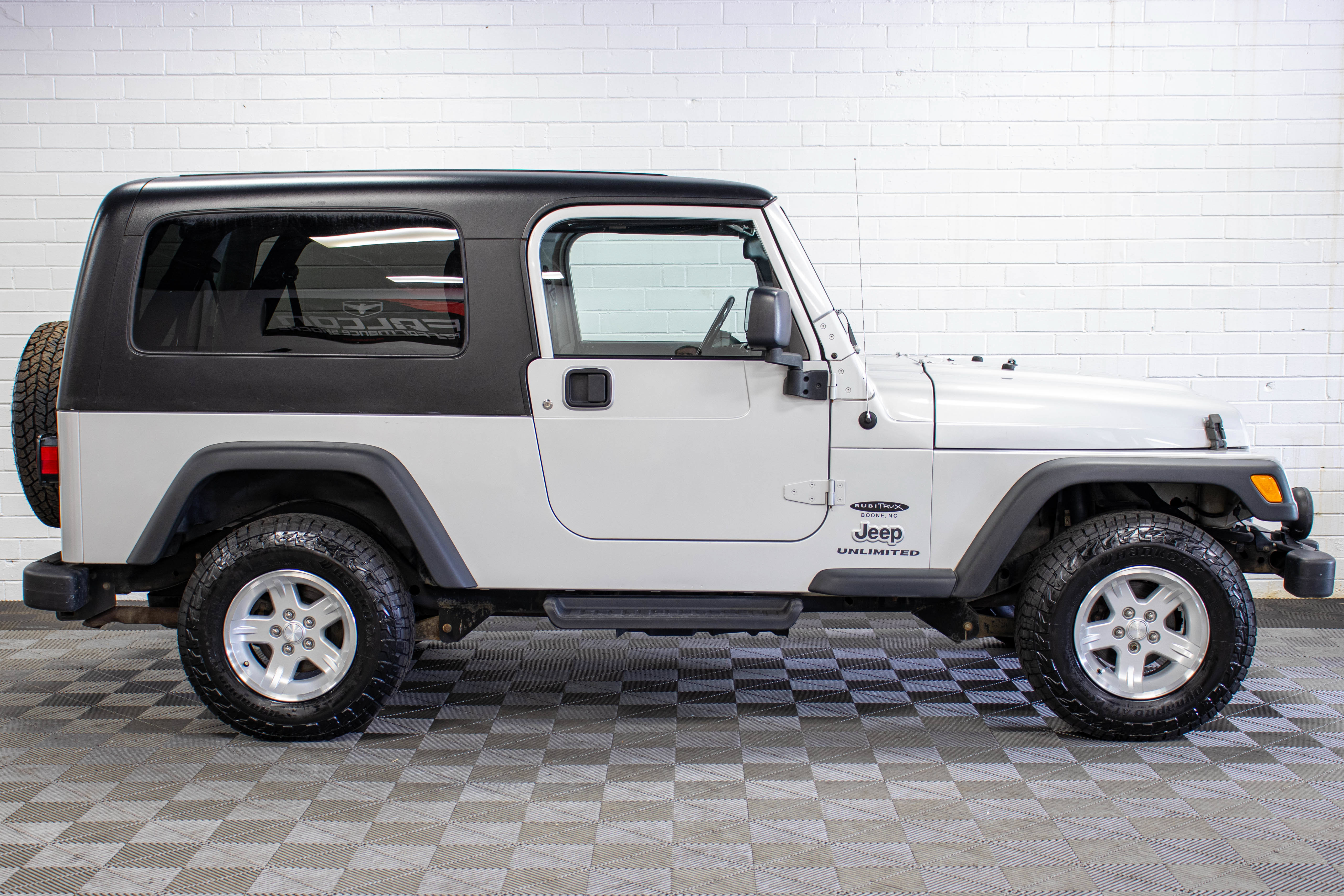 Used 2006 Jeep Wrangler Unlimited AWD/4WD image 2