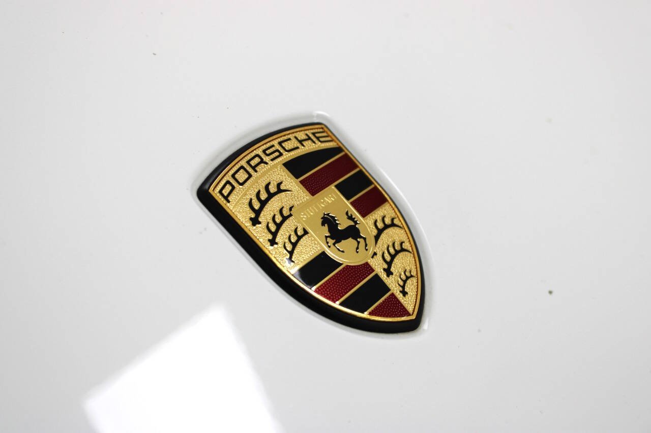 Used 2014 Porsche Cayenne Platinum Edition AWD/4WD image 8