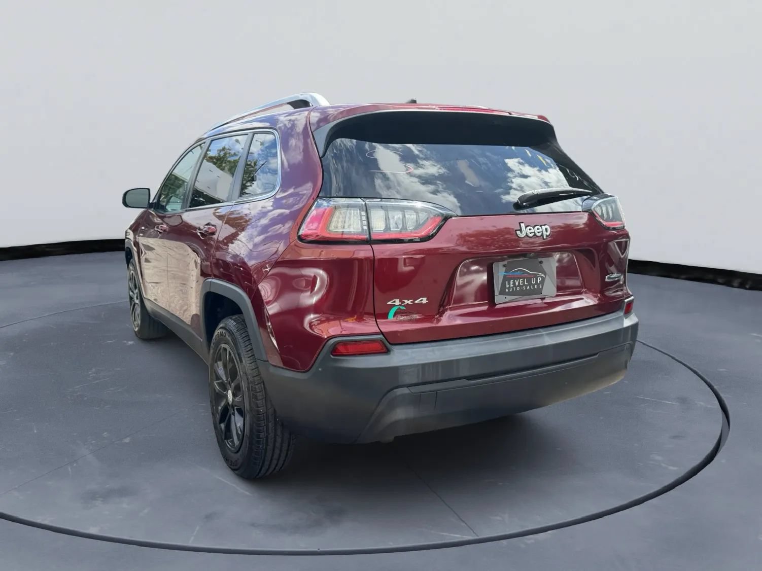 Used 2019 Jeep Cherokee Latitude w/ Popular Appearance Group AWD/4WD image 4