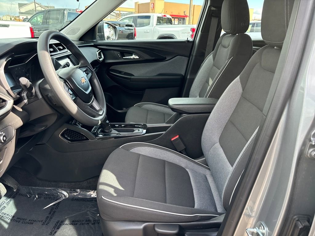 Used 2023 Chevrolet TrailBlazer LS image 9