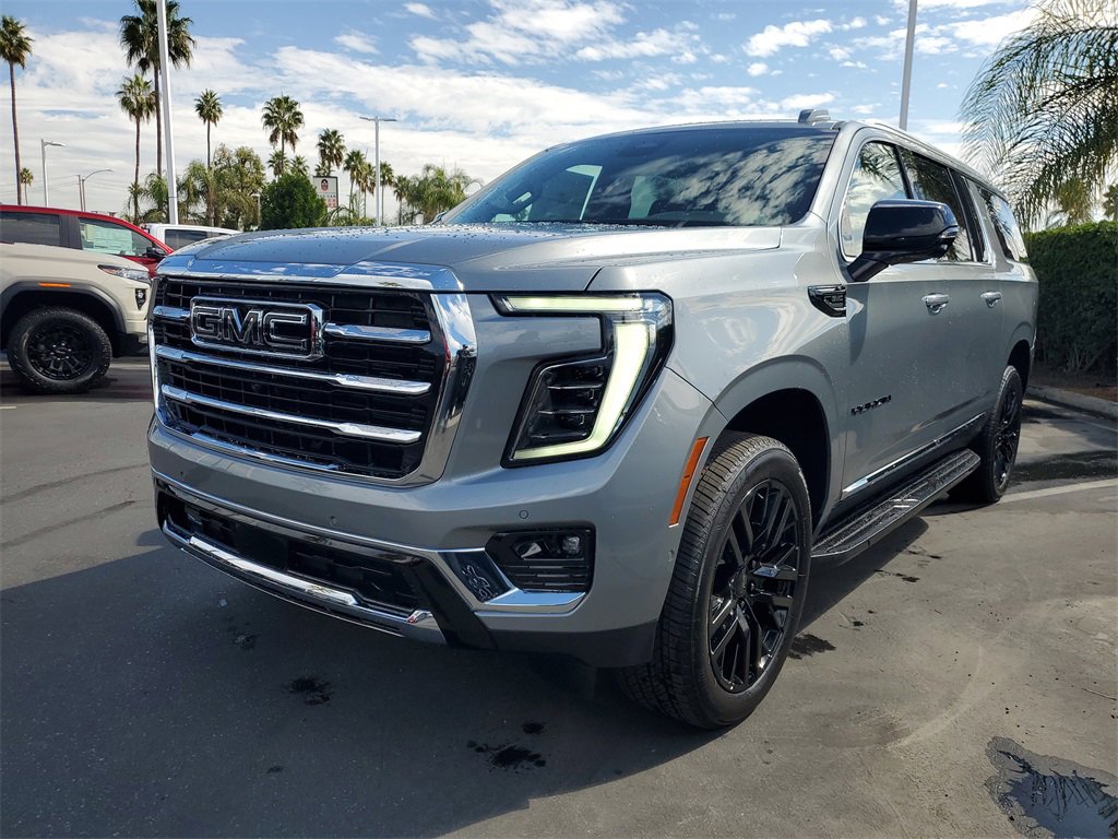 New 2026 GMC Yukon XL Elevation image 2