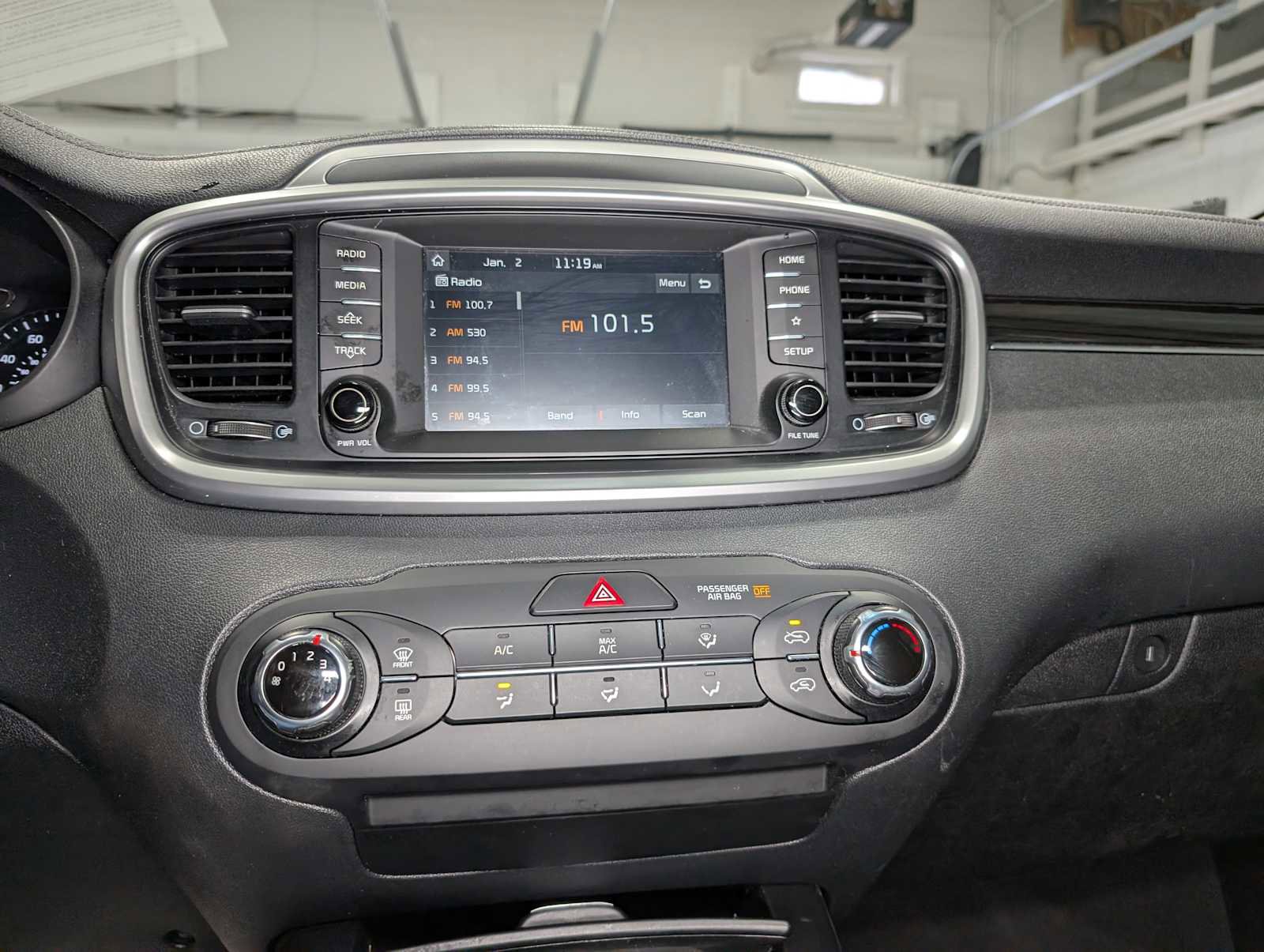 Used 2020 Kia Sorento LX image 27