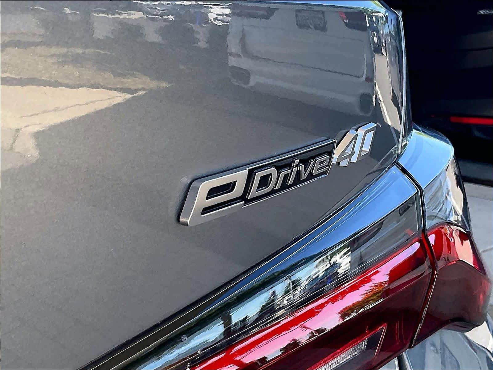 Certified 2025 BMW i4 eDrive40 RWD image 11