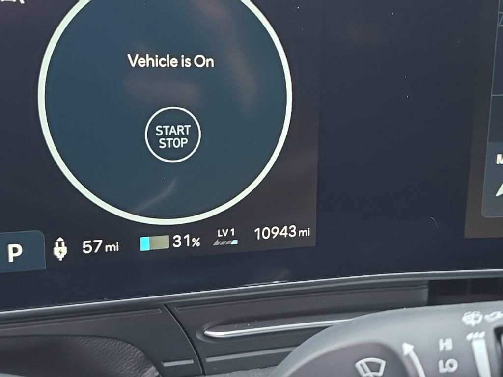 Certified 2024 Hyundai Kona SE FWD image 9