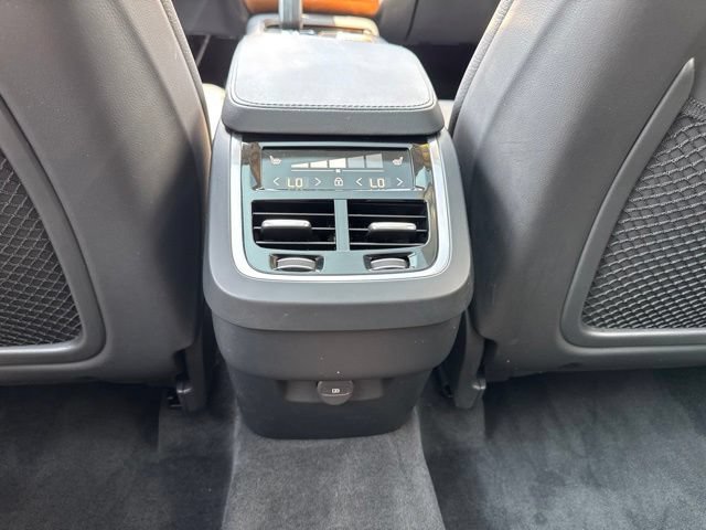 Certified 2024 Volvo XC90 B6 Plus AWD/4WD image 17