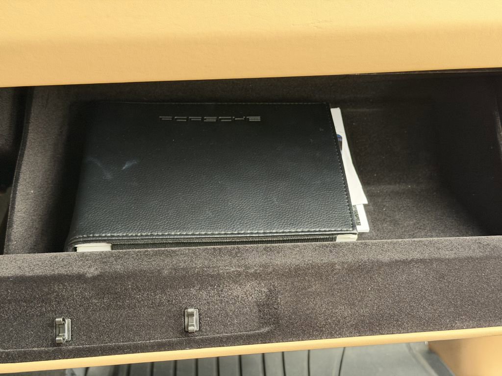 Used 2022 Porsche Cayenne Turbo w/ Premium Package Plus image 18