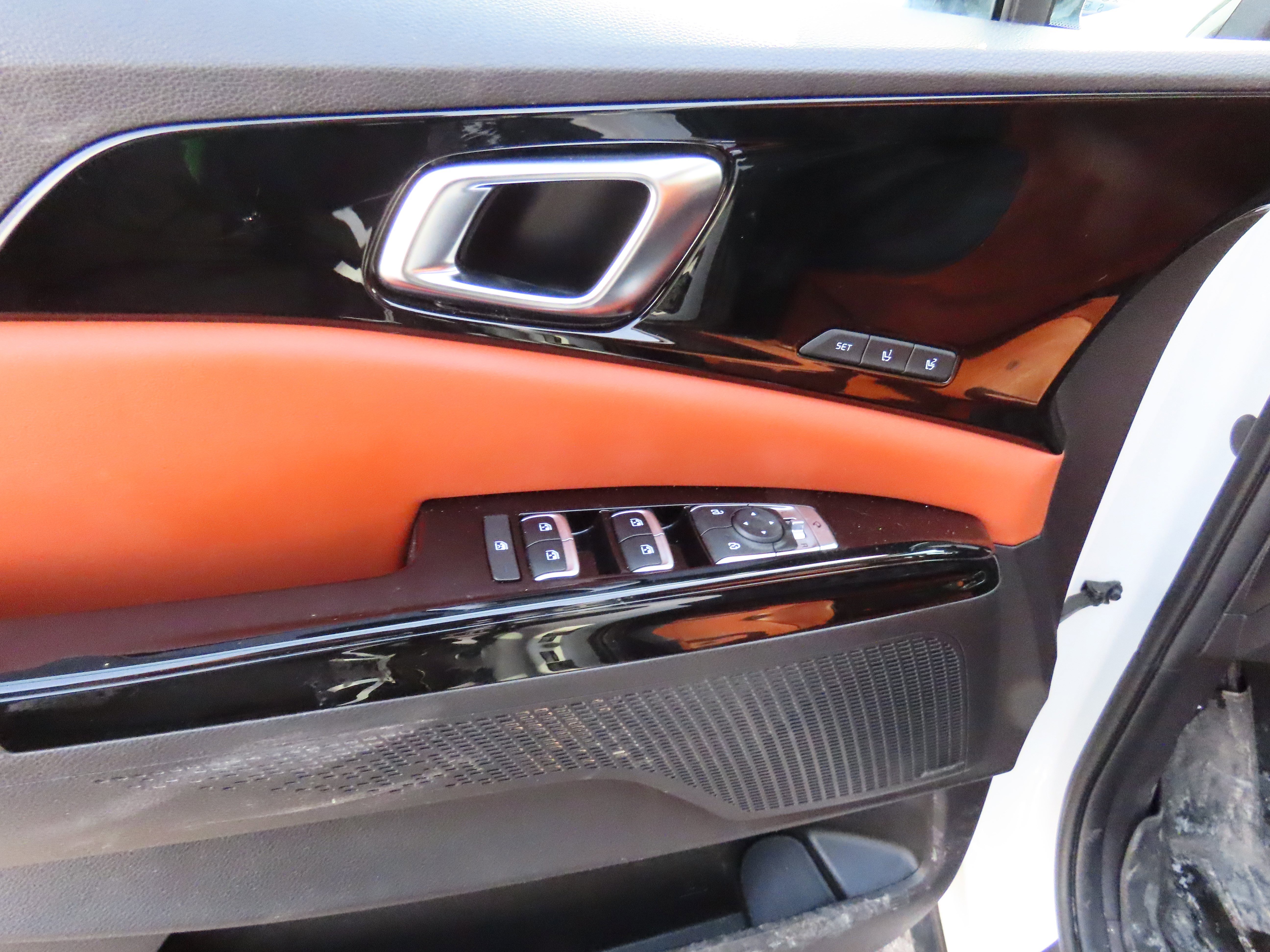 Used 2024 Kia Carnival SX Prestige image 21