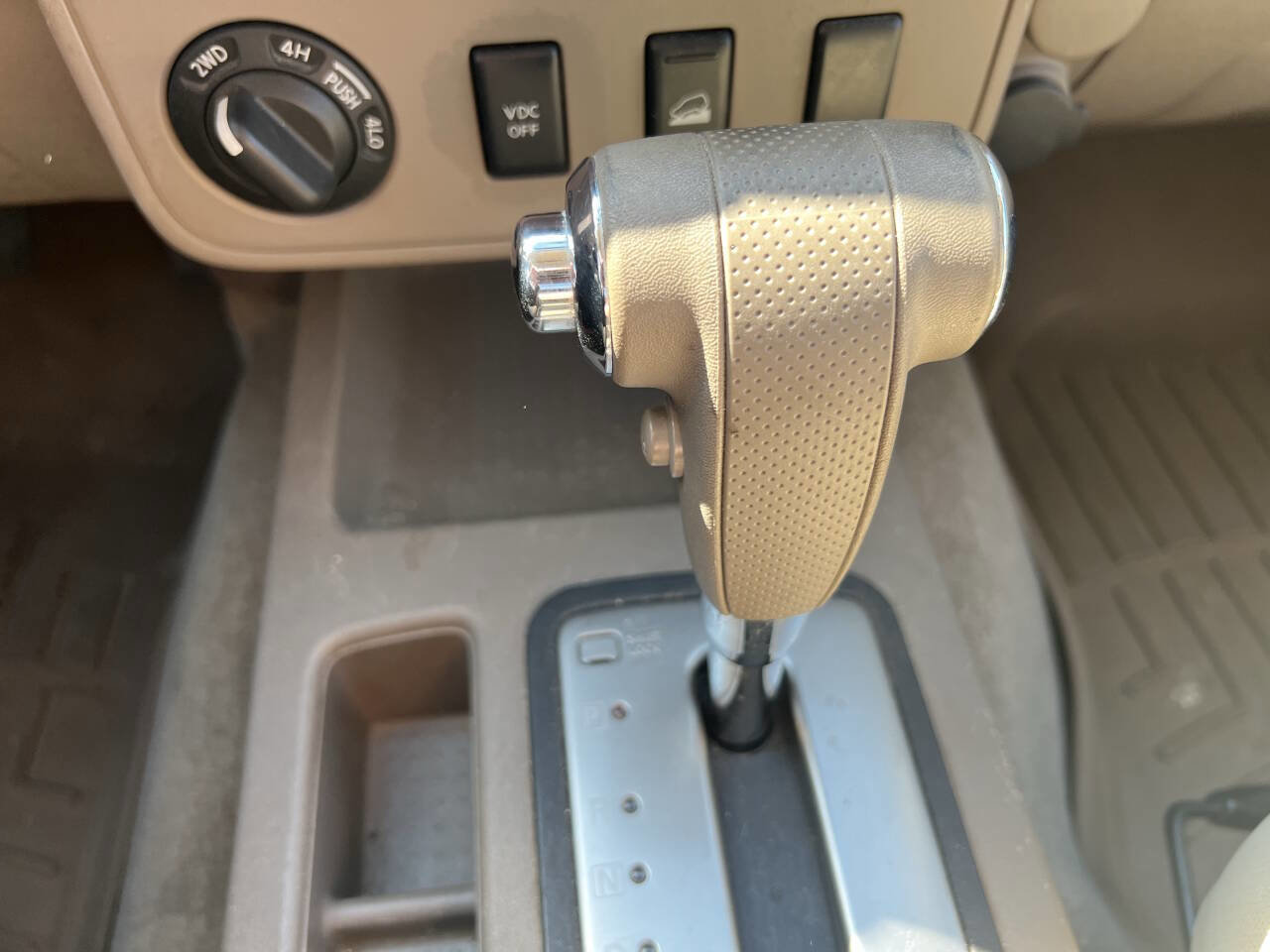 Used 2011 Nissan Frontier SV image 12