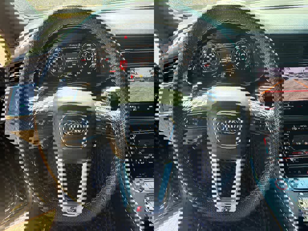 Used 2022 Audi RS Q8 AWD/4WD image 21