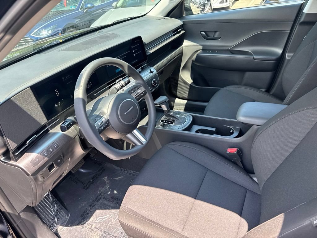 Certified 2025 Hyundai Kona SE AWD/4WD image 11