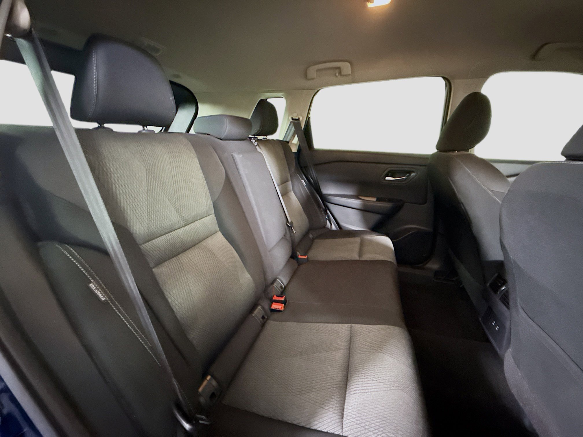 Used 2025 Nissan Rogue SV image 27