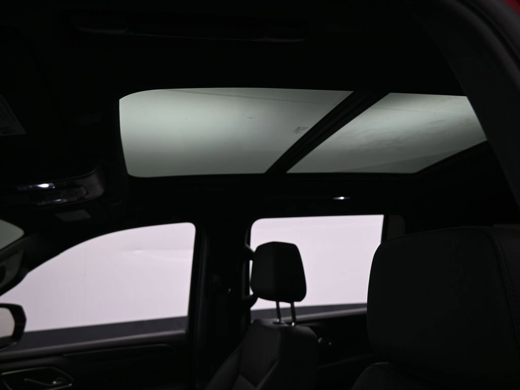 Used 2024 Chevrolet Suburban LT image 11
