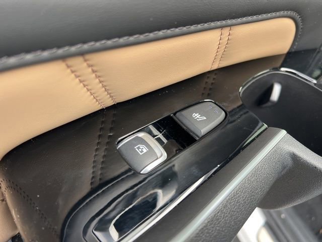 Certified 2025 Kia Sorento SX Prestige w/ Olive Brown Leather Package image 40