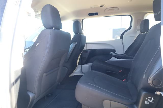 Used 2023 Chrysler Voyager LX image 21