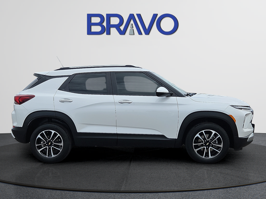 Used 2024 Chevrolet TrailBlazer LT AWD/4WD image 5