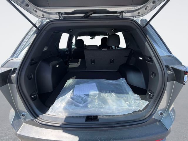New 2026 Chevrolet Equinox LT w/ Safety and Technology Package FWD image 12