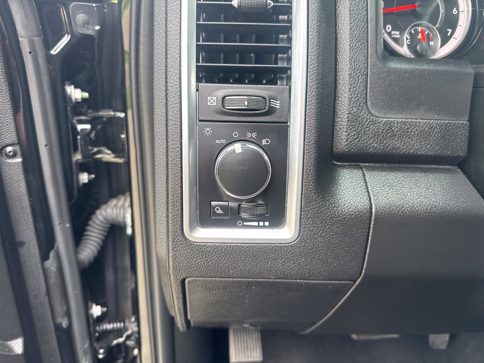 Used 2024 RAM 1500 Warlock AWD/4WD image 18