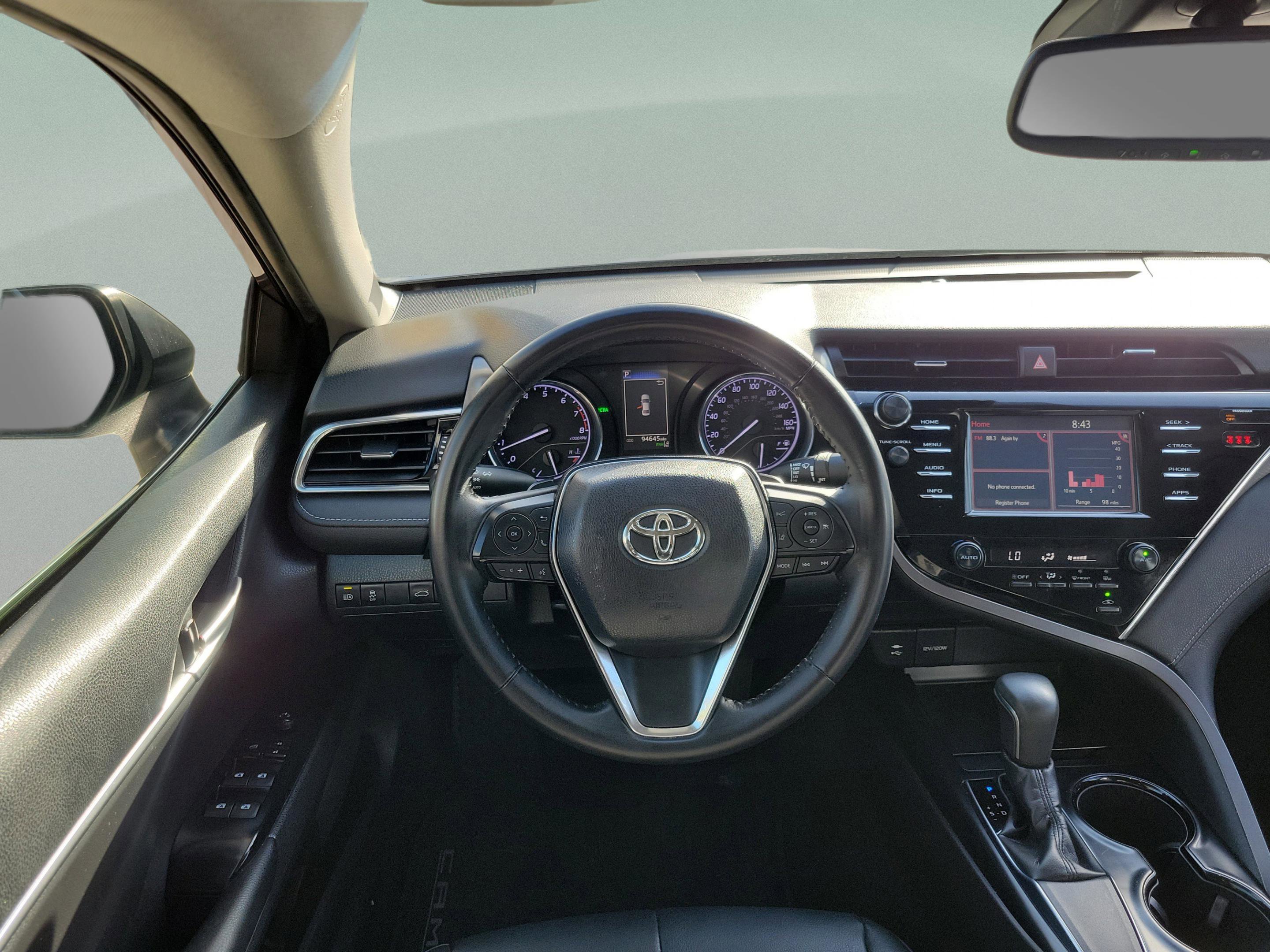 Used 2018 Toyota Camry SE w/ Moonroof Package FWD image 13