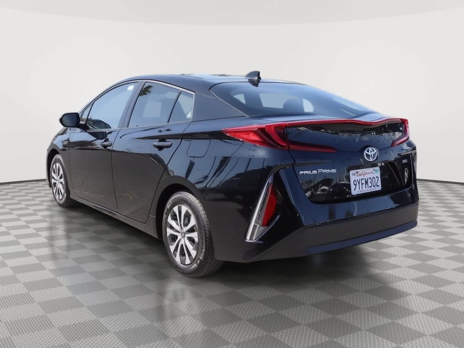 Used 2021 Toyota Prius Prime XLE FWD image 9