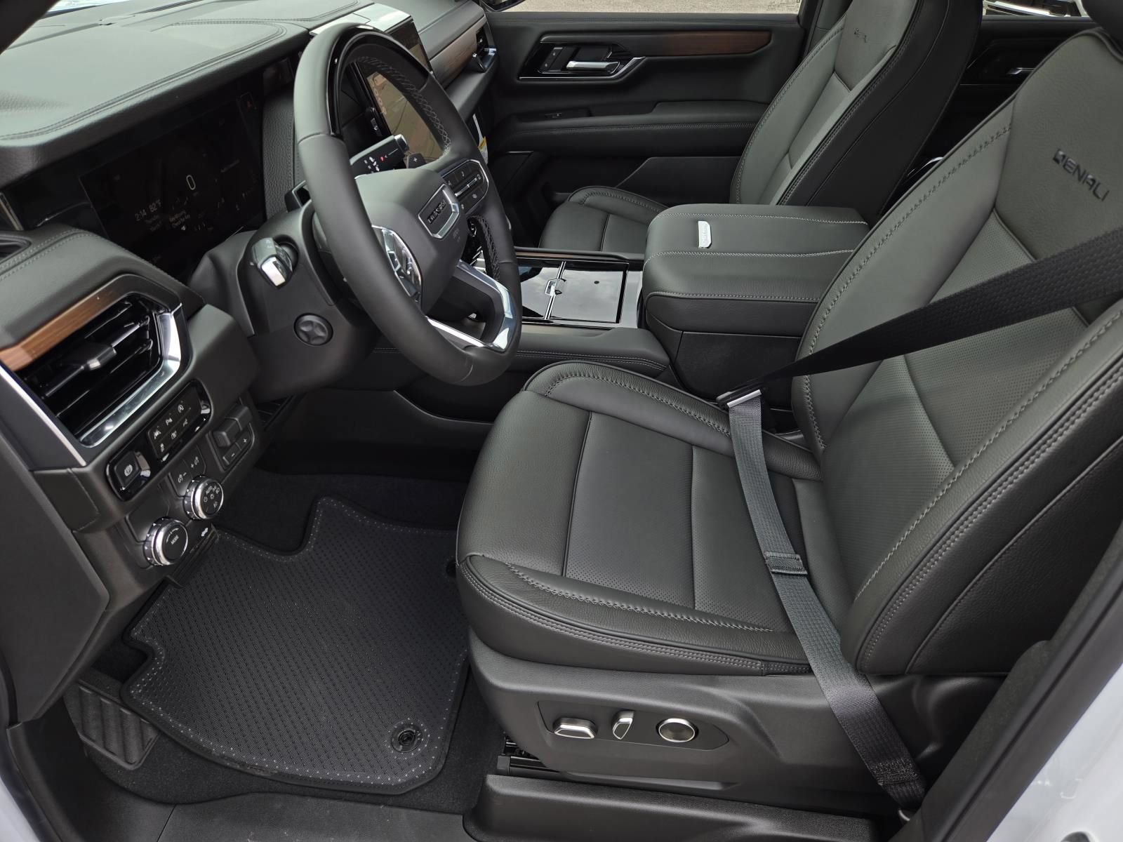 New 2026 GMC Yukon XL Denali w/ Denali Reserve Package RWD image 9