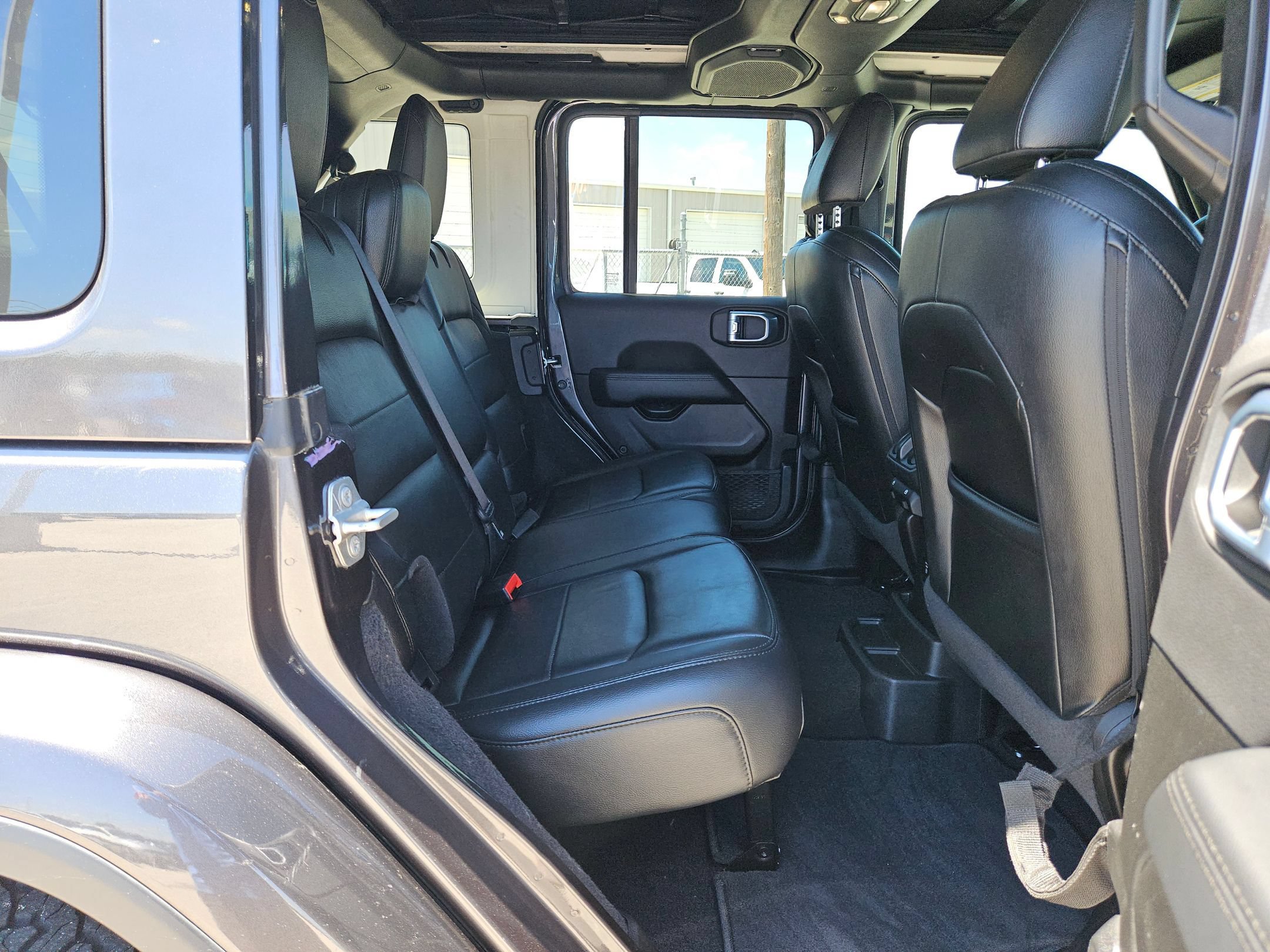 Used 2021 Jeep Wrangler Unlimited Sahara AWD/4WD image 25