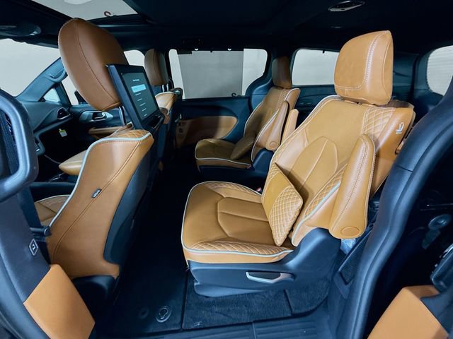 New 2026 Chrysler Pacifica Pinnacle image 25