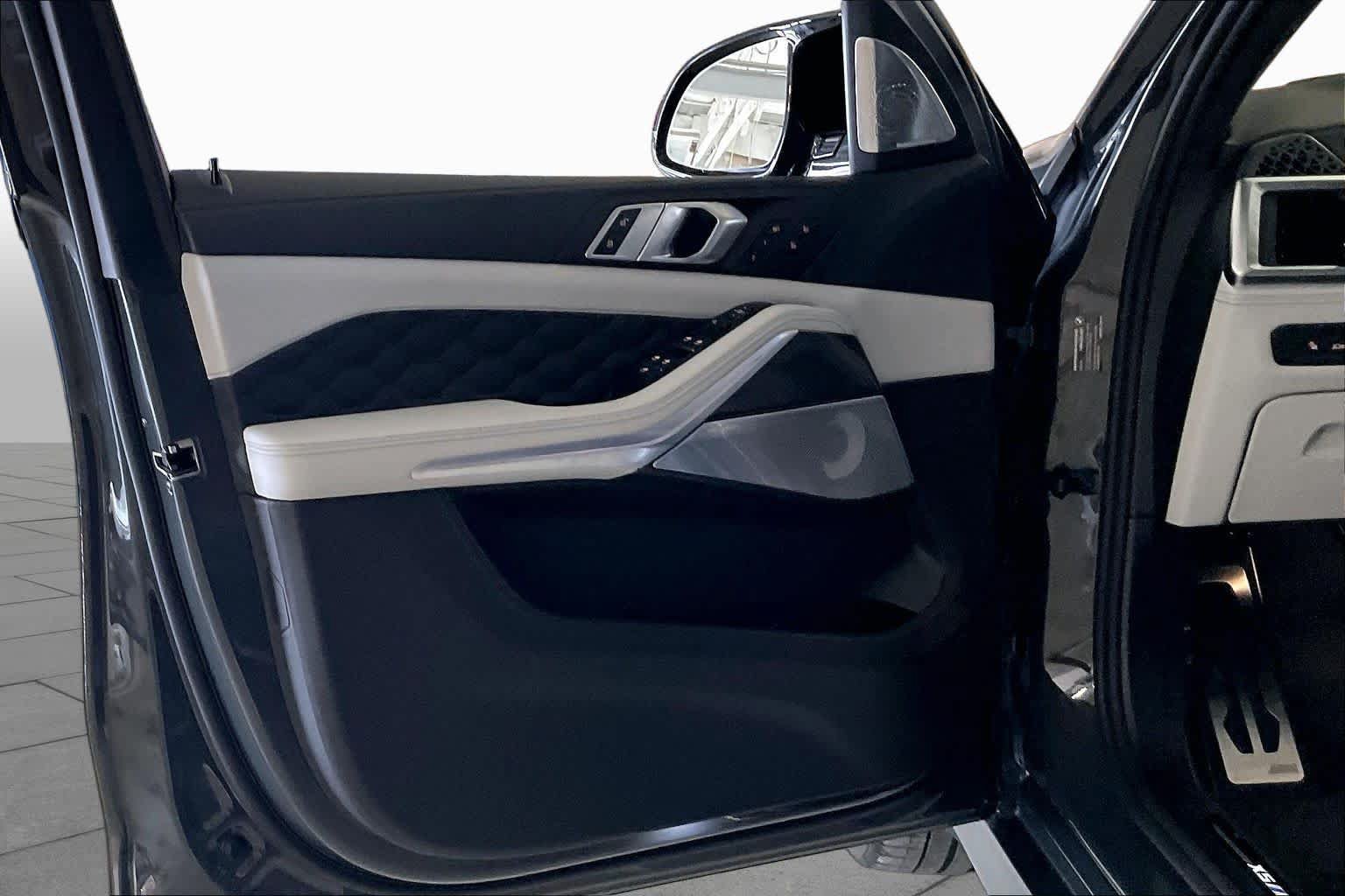 New 2026 BMW X5 M Competition w/ Executive Package AWD/4WD image 10