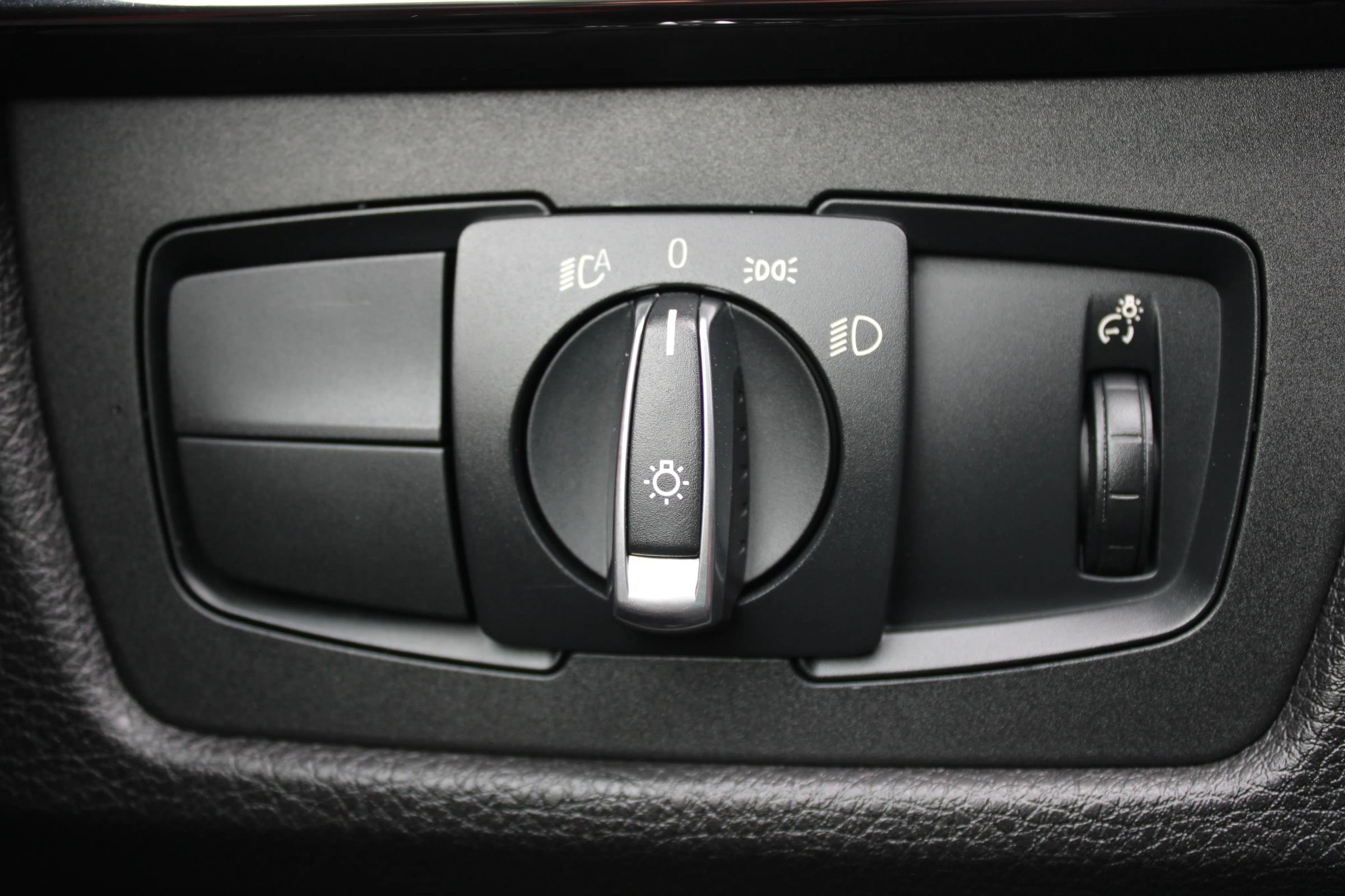 Used 2018 BMW M4 Coupe RWD image 36
