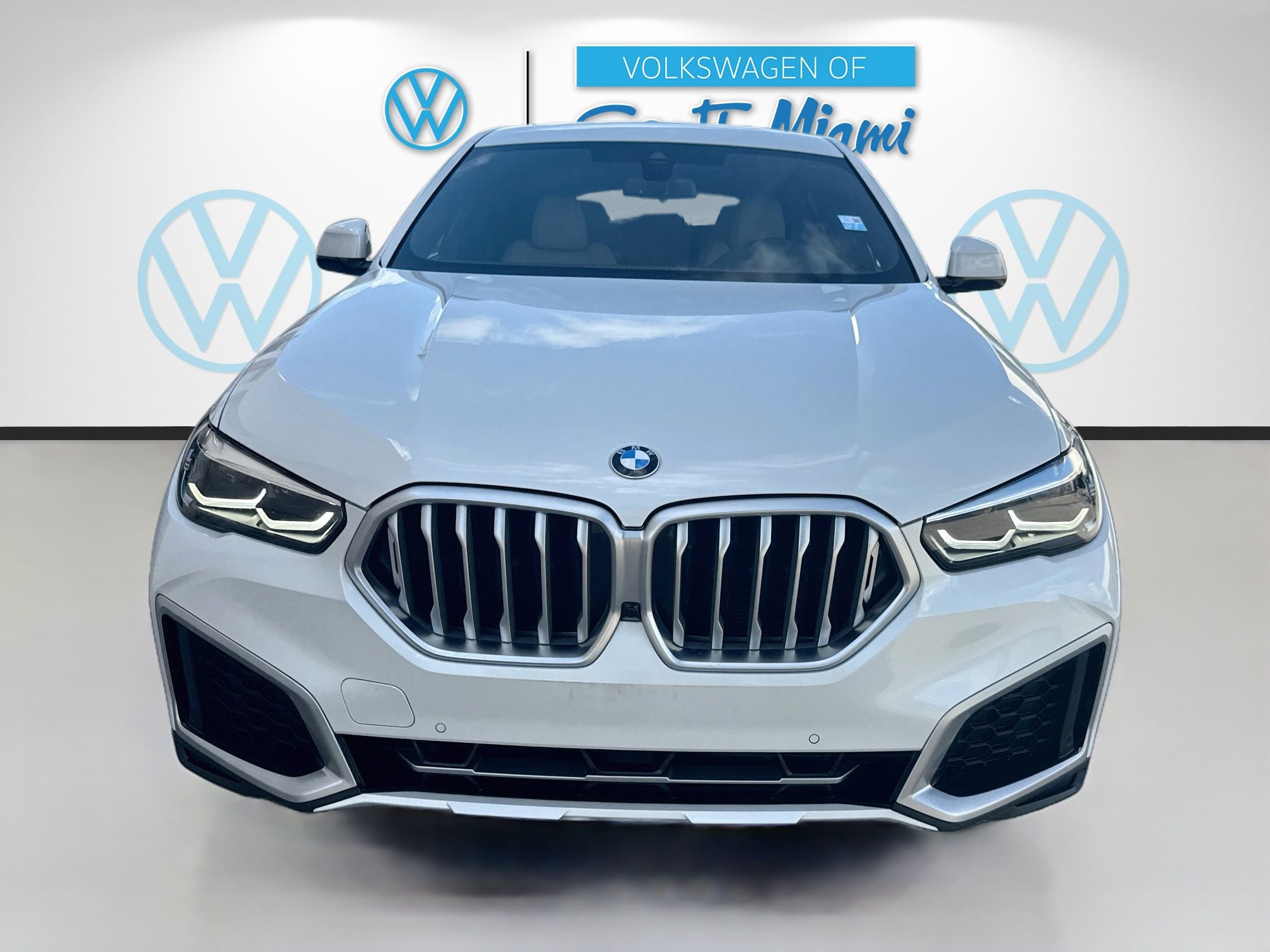 Used 2022 BMW X6 xDrive40i w/ Premium Package AWD/4WD image 2