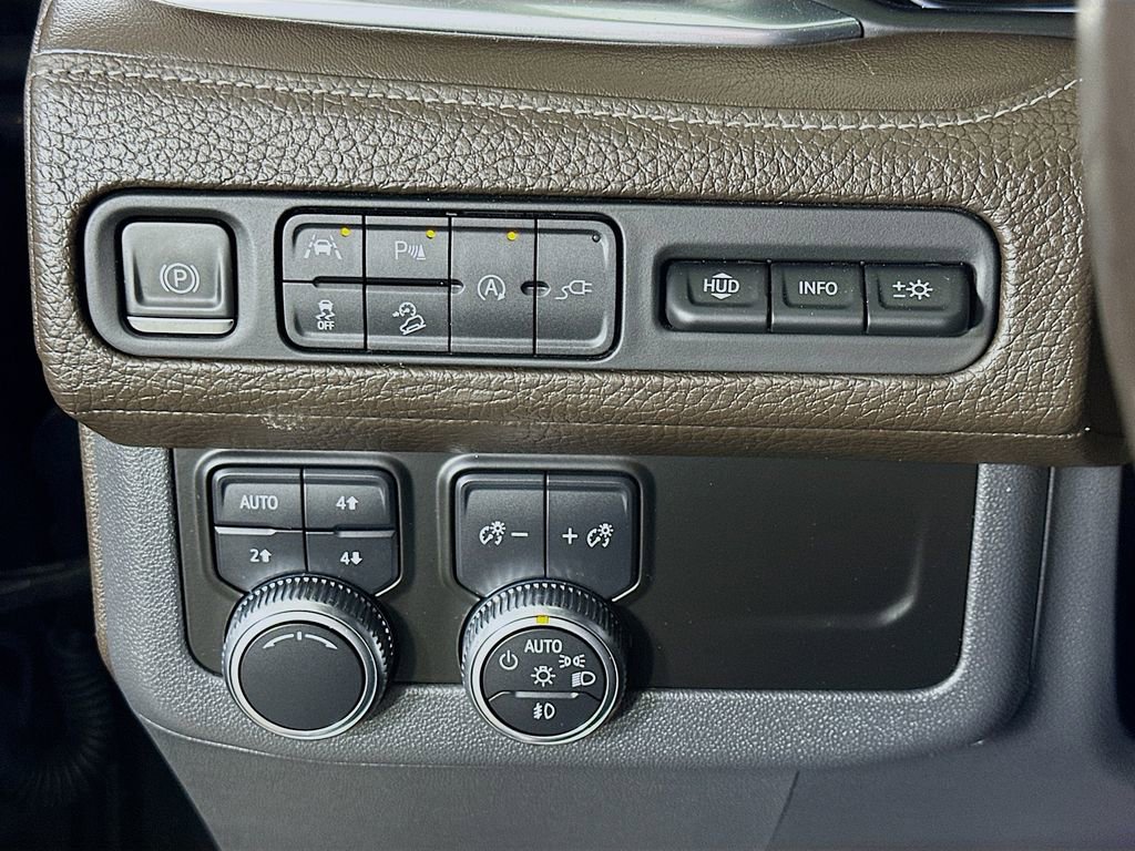 Used 2021 GMC Yukon XL Denali w/ Denali Premium Package image 23