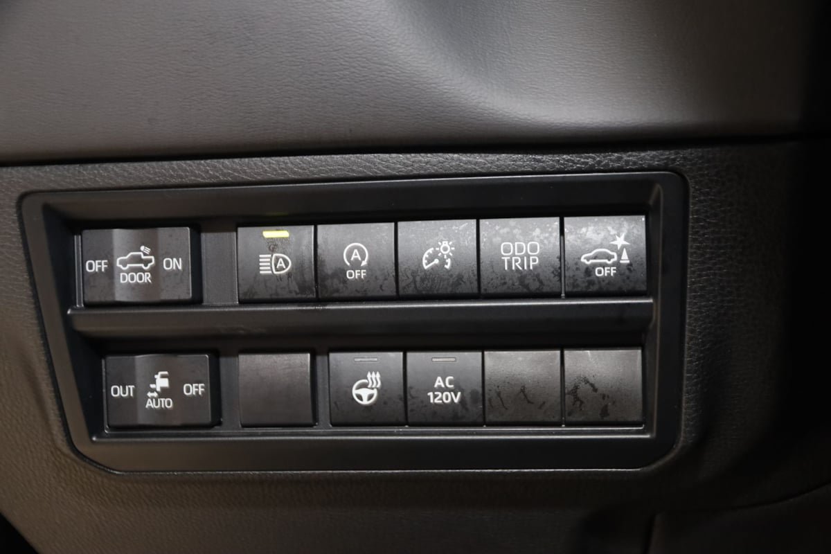 Used 2023 Toyota Tundra Platinum AWD/4WD image 9