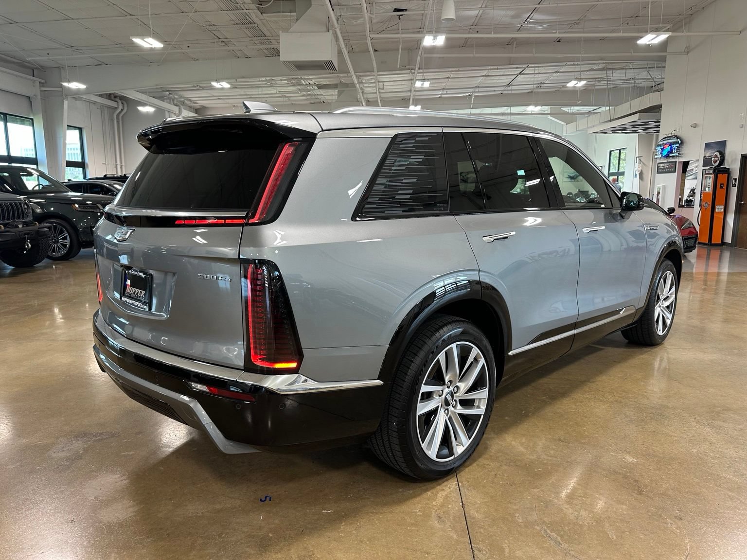 Used 2026 Cadillac Vistiq Luxury AWD/4WD image 8