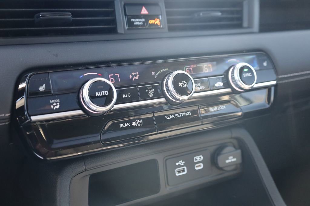 New 2025 Honda Pilot Touring image 21