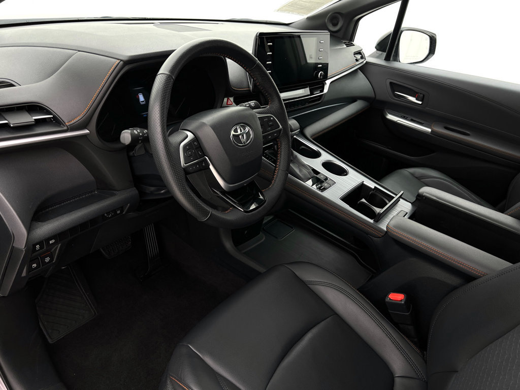 Used 2022 Toyota Sienna XSE w/ XSE Plus Package FWD image 12