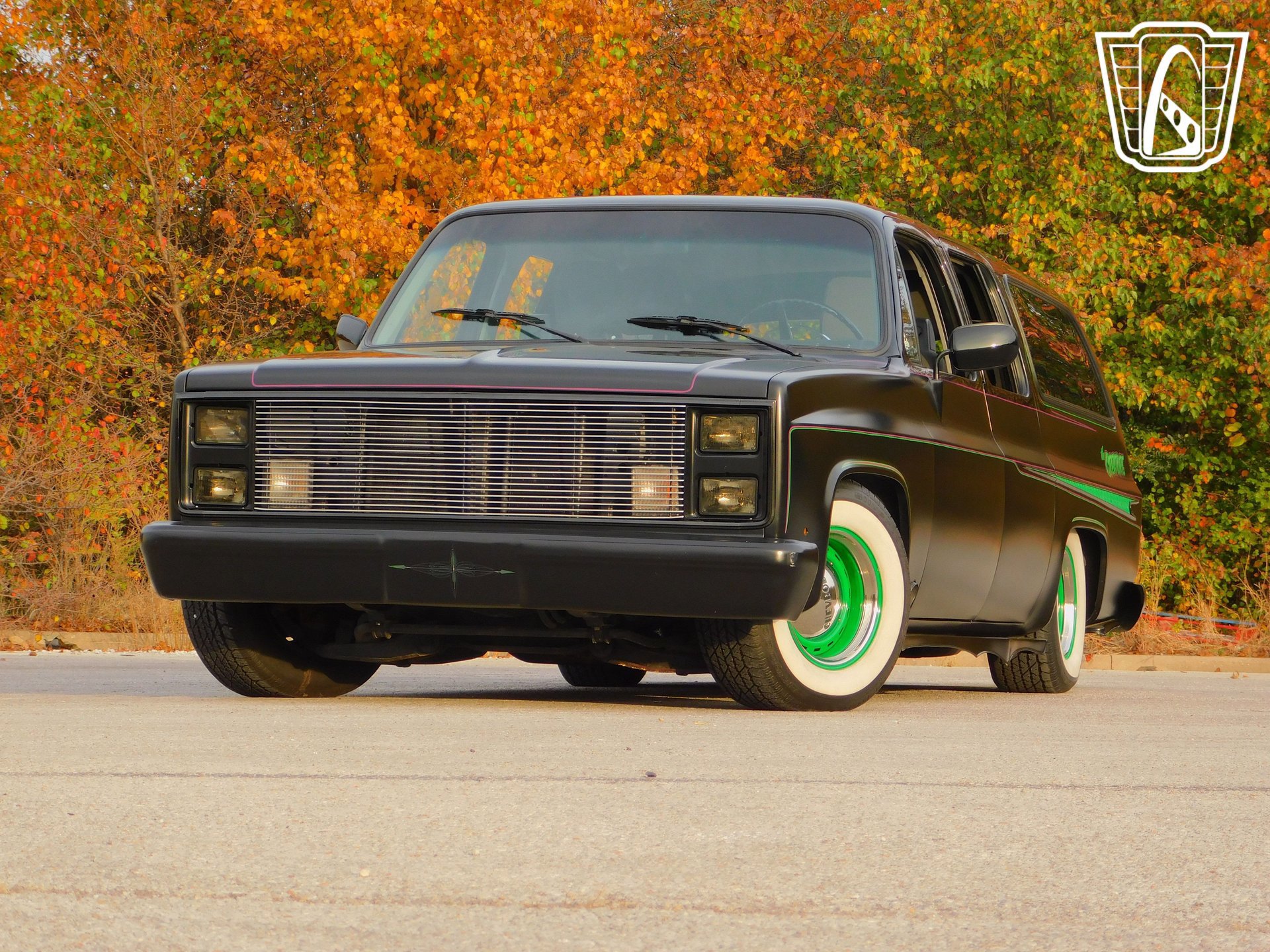 Used 1988 Chevrolet Suburban 2WD image 8