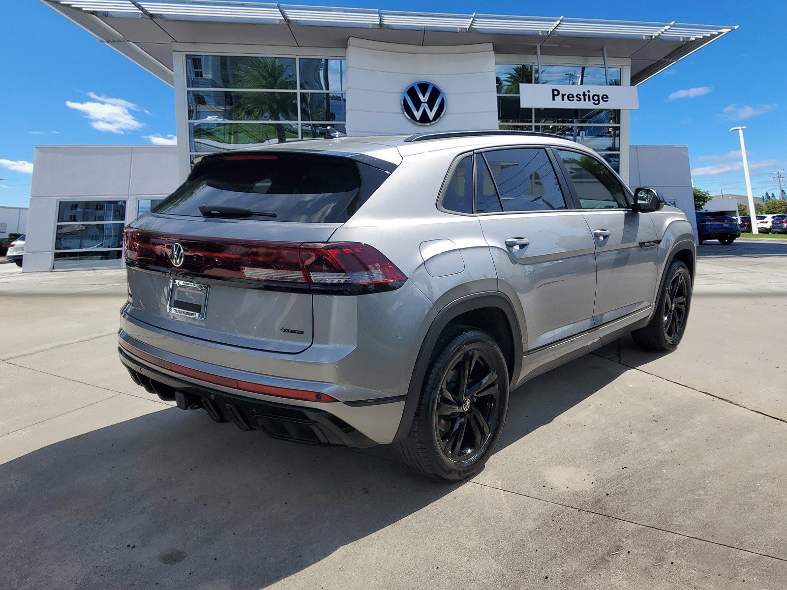 New 2026 Volkswagen Atlas Cross Sport SEL R-Line image 4