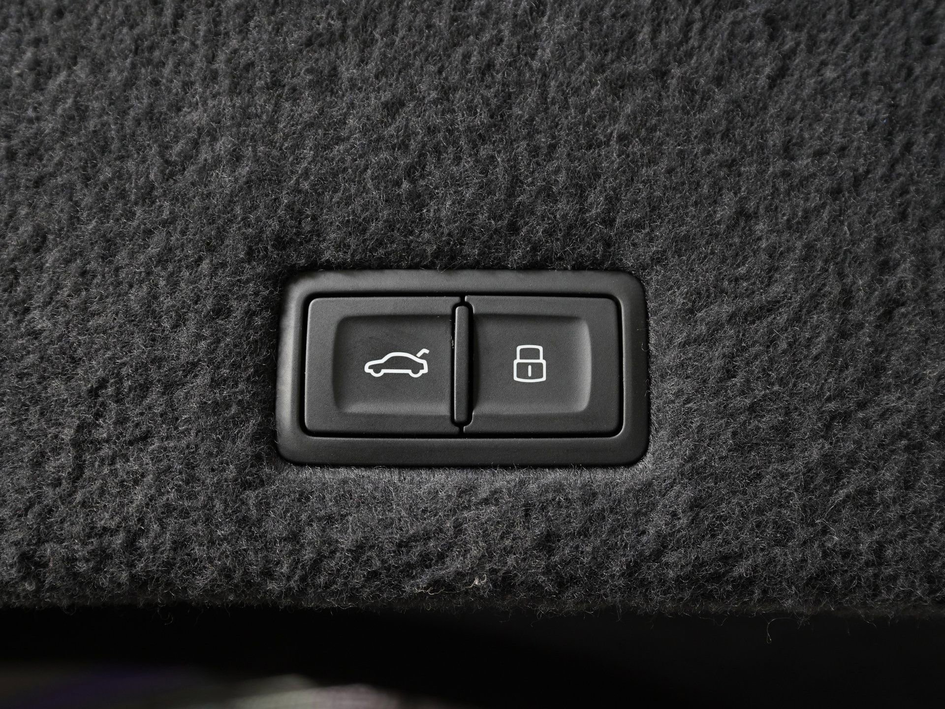 Used 2021 Lamborghini Urus image 13