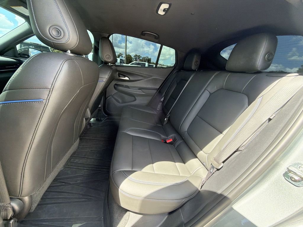 Used 2025 Buick Envista Sport Touring w/ Convenience II Package FWD image 31