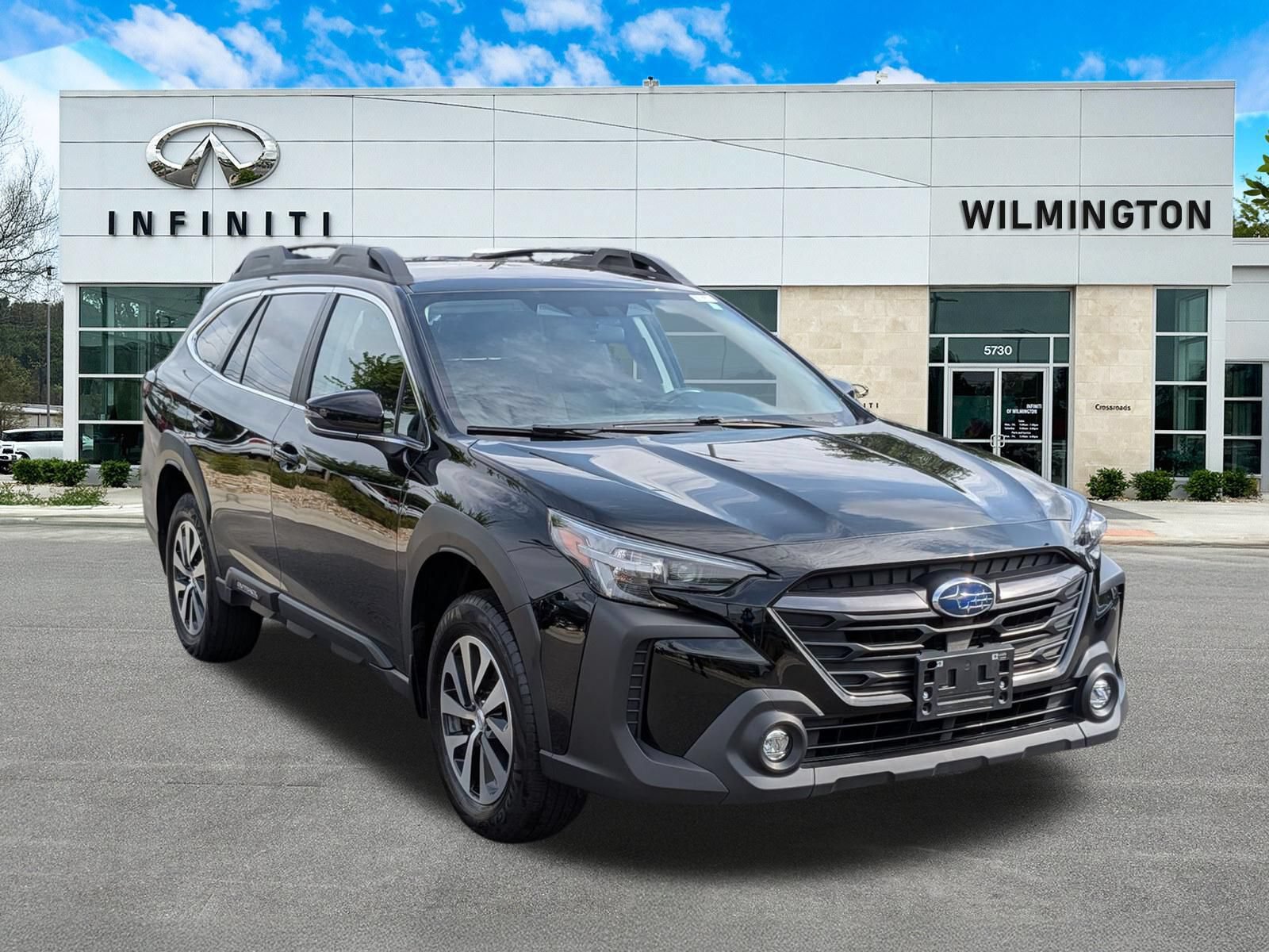 Used 2024 Subaru Outback Premium AWD/4WD image 1