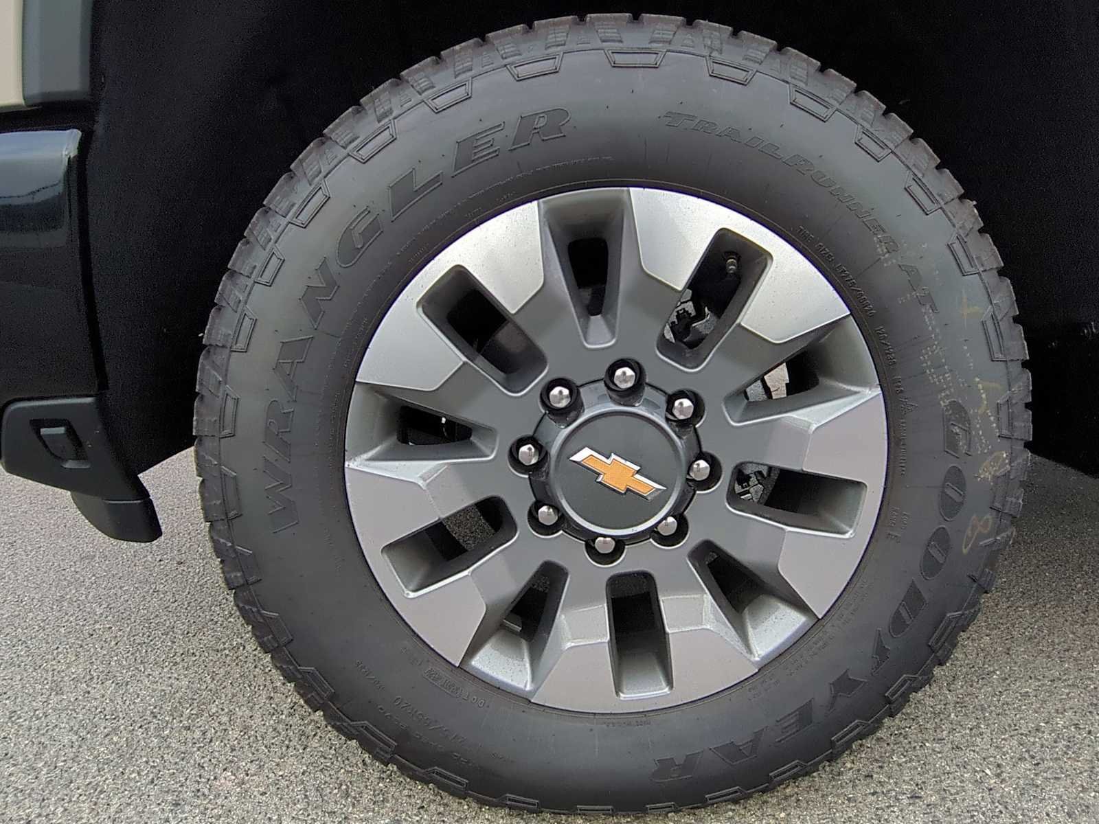New 2026 Chevrolet Silverado 2500 Custom w/ Custom Value Package AWD/4WD image 26