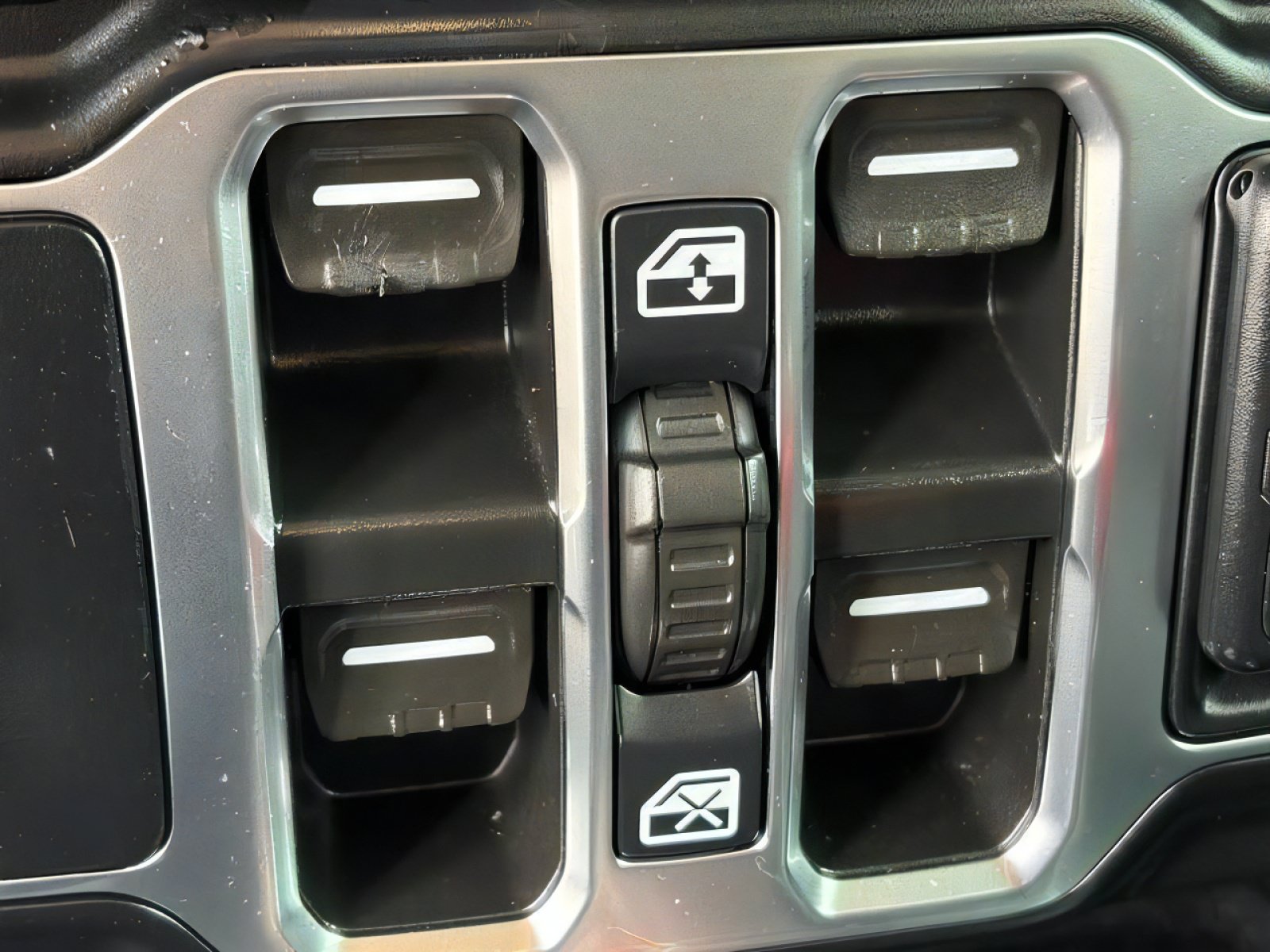 Used 2022 Jeep Gladiator Sport AWD/4WD image 29
