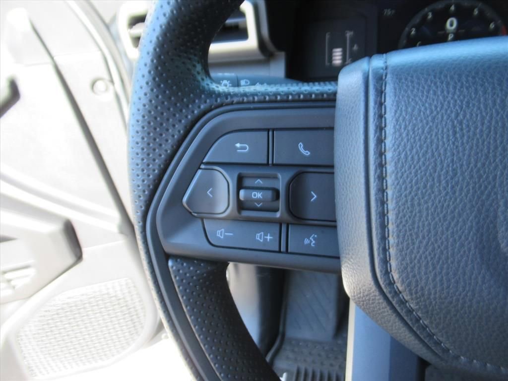 Used 2025 Toyota Tacoma SR w/ Towing Package AWD/4WD image 18