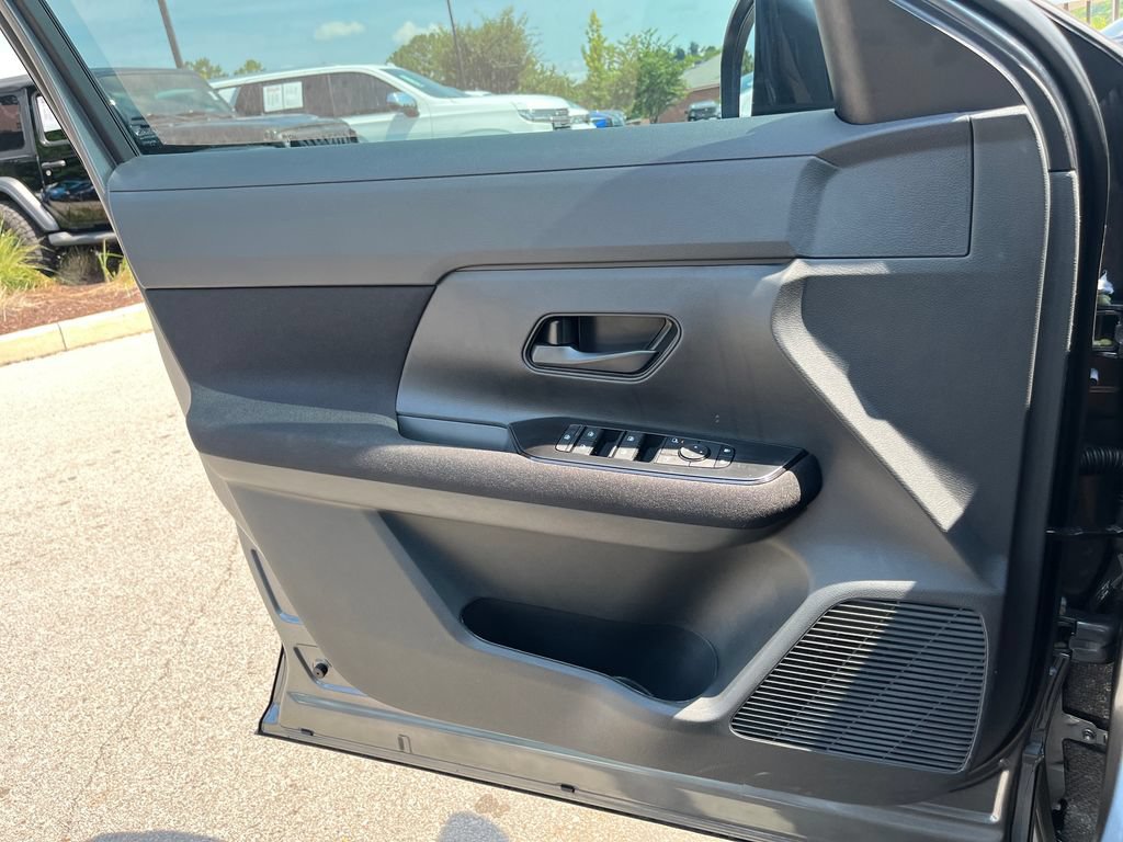 New 2026 Nissan Kicks S FWD image 11