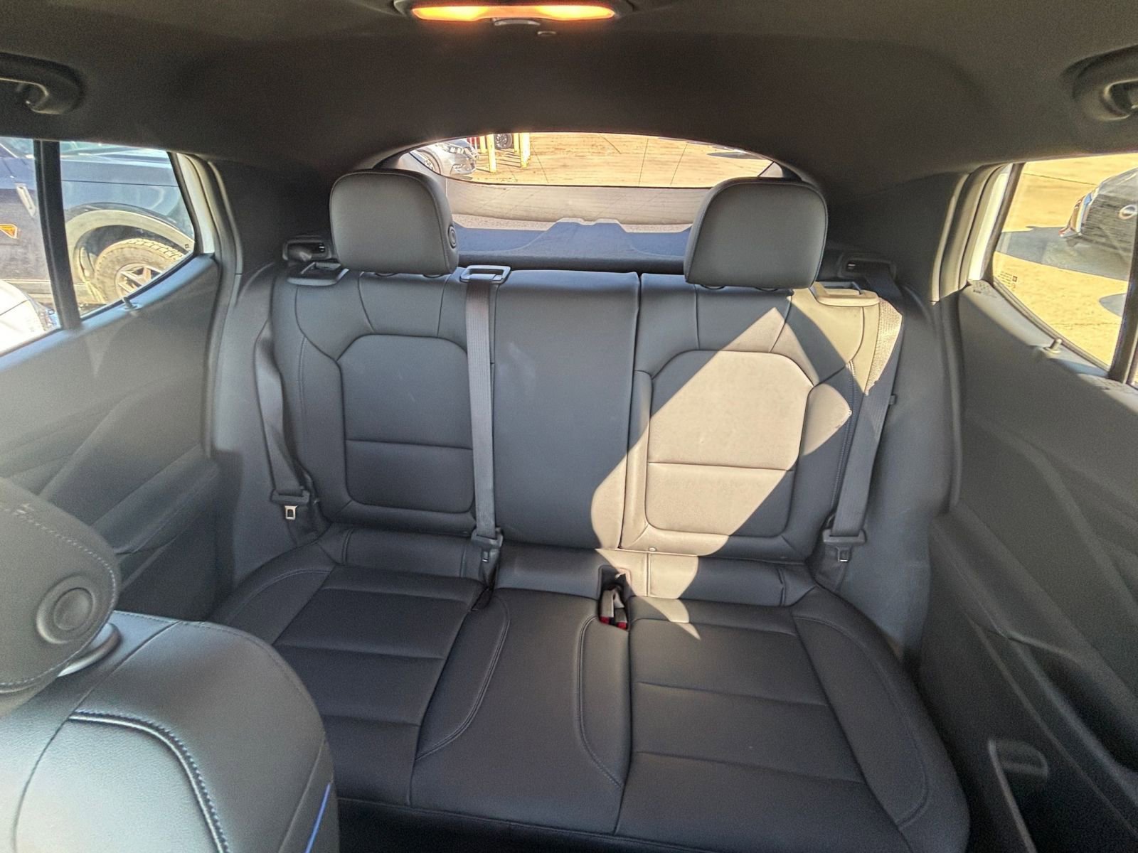 Used 2025 Buick Envista Sport Touring image 37