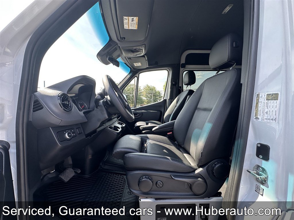 Used 2024 Mercedes-Benz Sprinter 2500 image 34