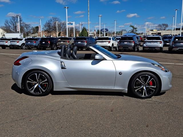 Used 2018 Nissan 370Z Touring Sport RWD image 7